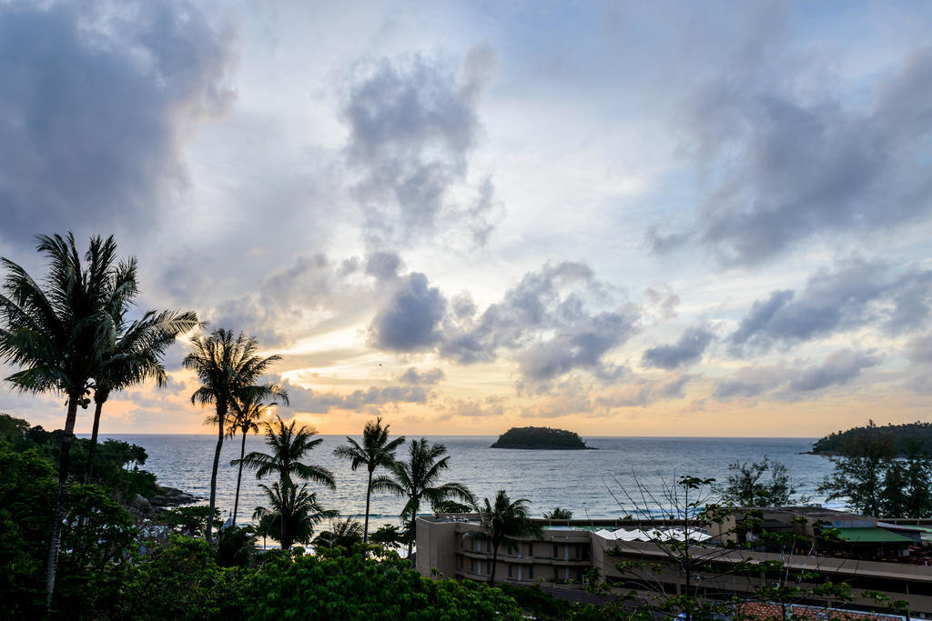 Hotel Kata Hill Sea View Стая снимка